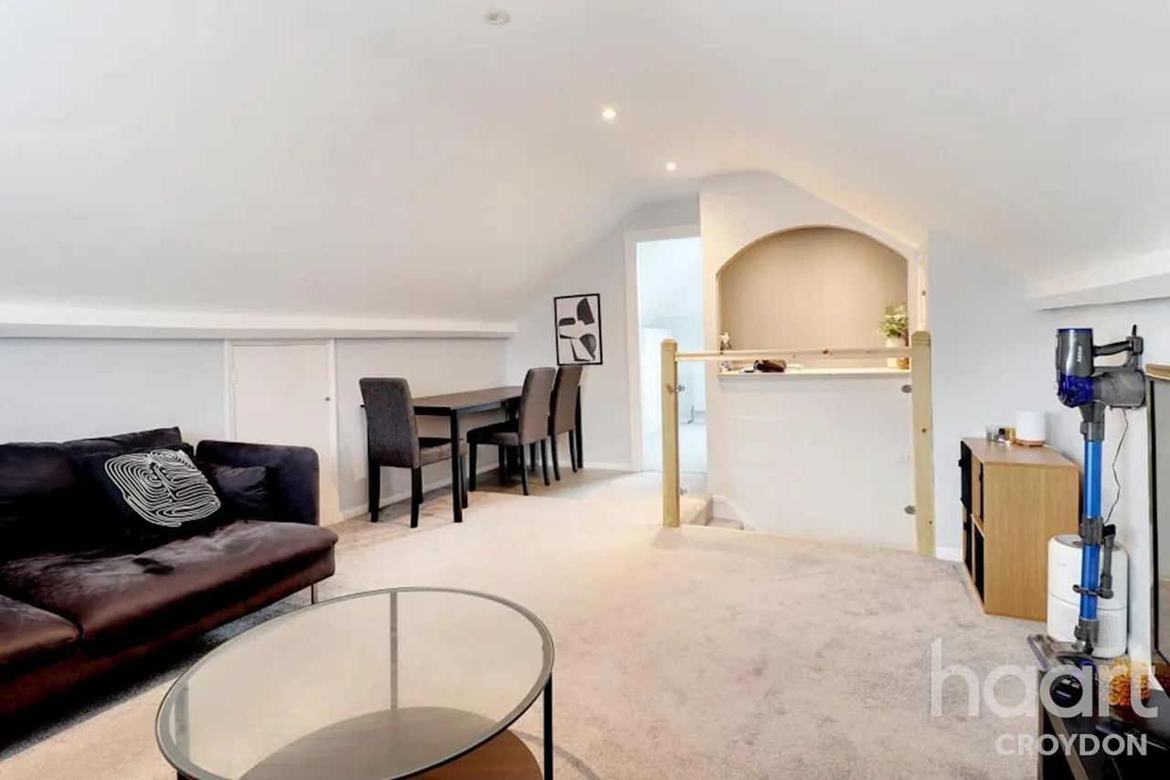 2 bed flat to rent, Dornton Road, CR2