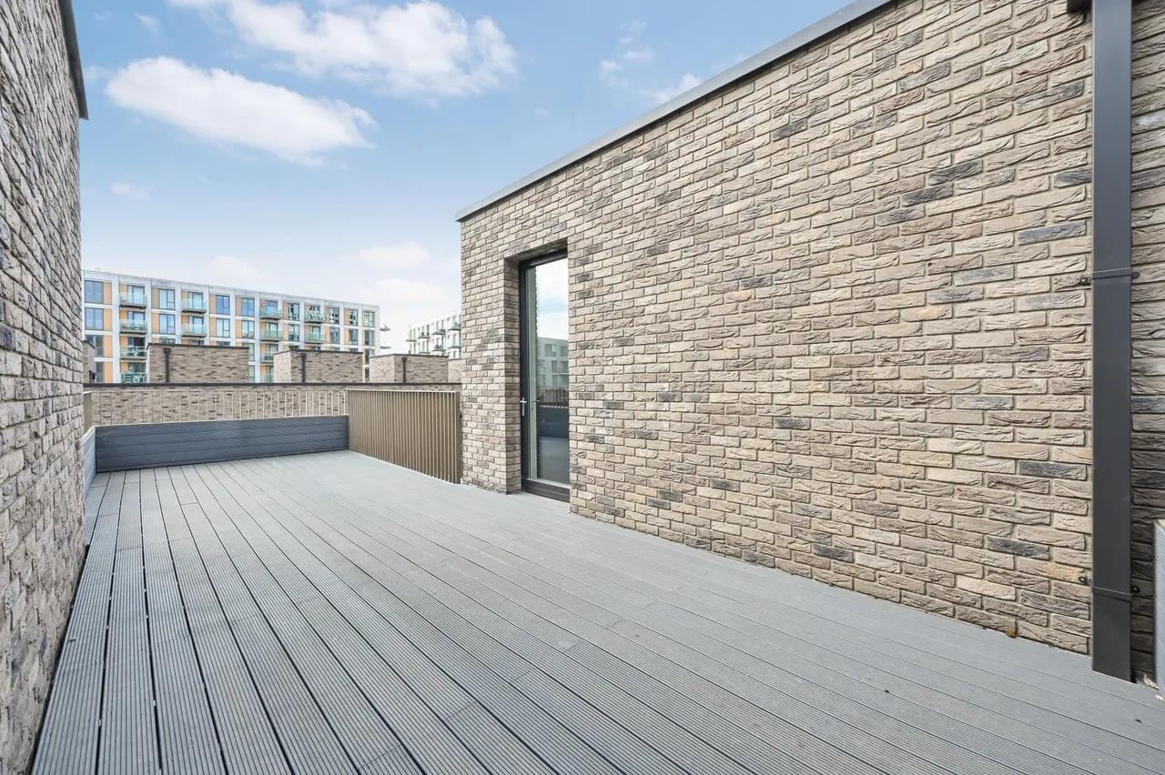 Schooner Road, Royal Wharf, E16, photo 10