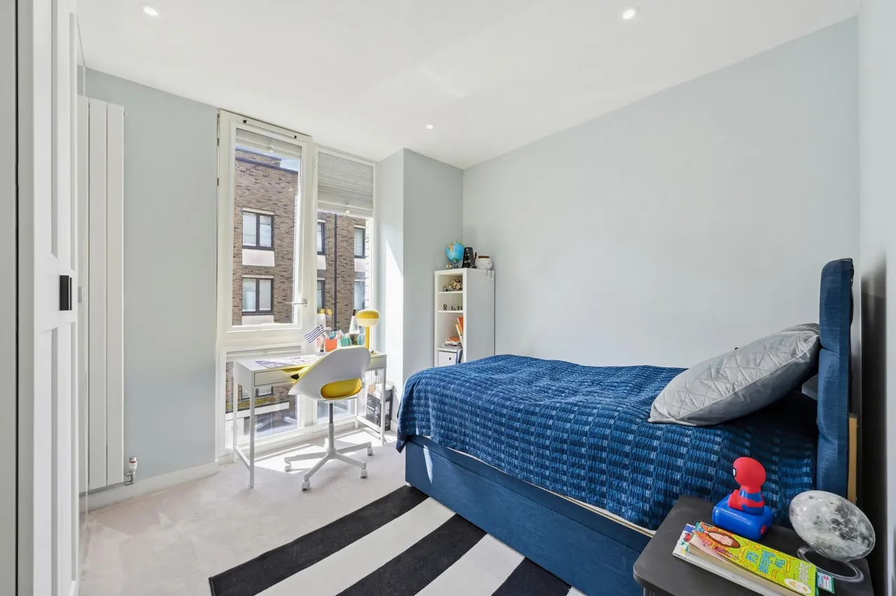 Schooner Road, Royal Wharf, E16, photo 15