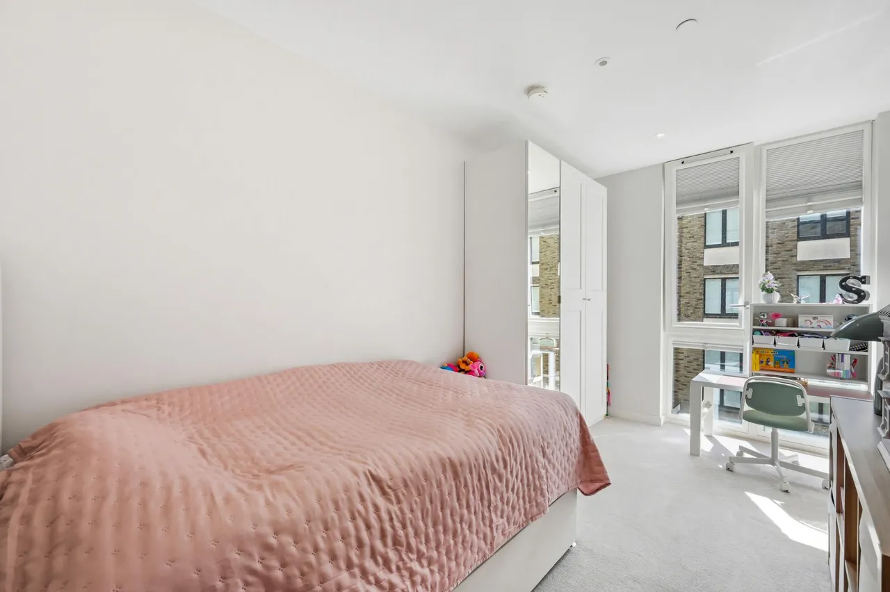 Schooner Road, Royal Wharf, E16, photo 13
