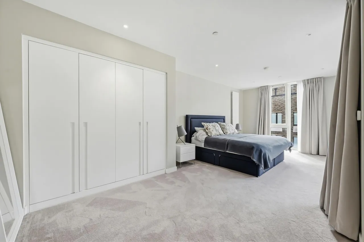 Schooner Road, Royal Wharf, E16, photo 8