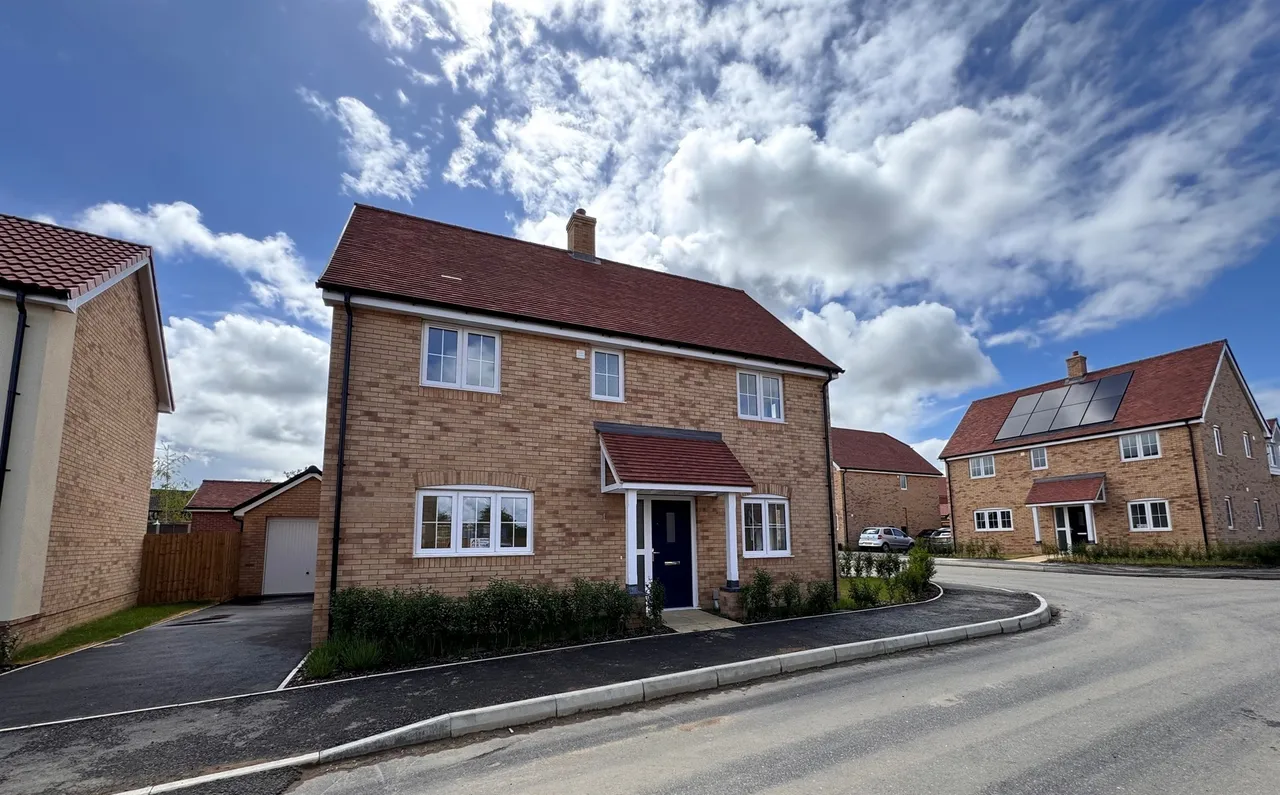 4 bed house for sale — The Hedgerows, Thurston, Bury St. Edmunds