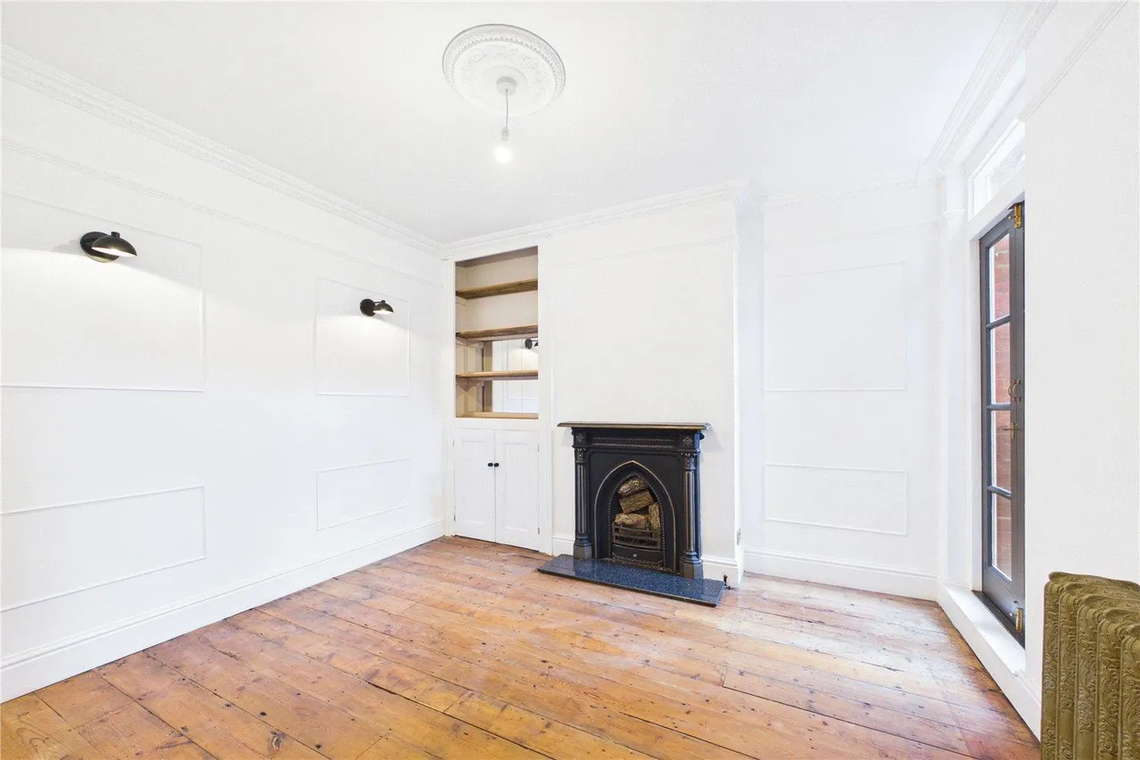 Cliddesden Road, Basingstoke, RG21, photo 5