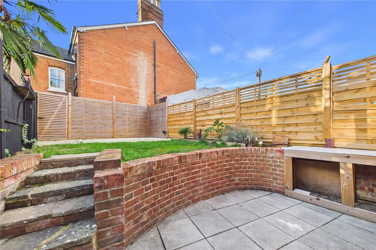 Cliddesden Road, Basingstoke, RG21, photo 10