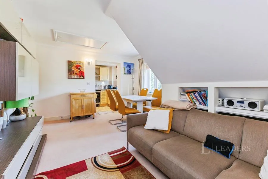 Elizabeth Drive, Banstead, SM7, photo 6
