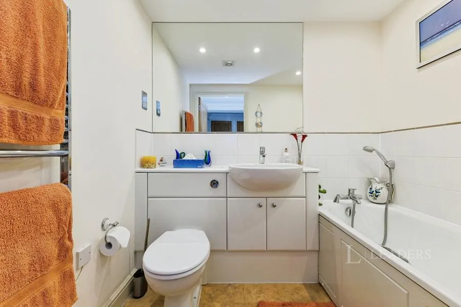 Elizabeth Drive, Banstead, SM7, photo 13