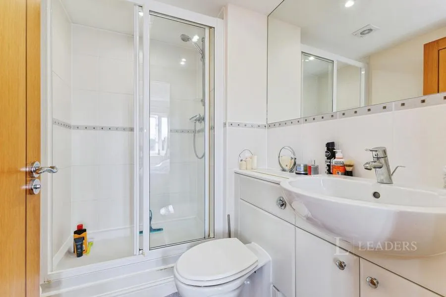 Elizabeth Drive, Banstead, SM7, photo 11