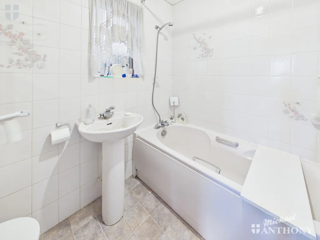 Finmere Crescent, Aylesbury, HP21 9DG, photo 8