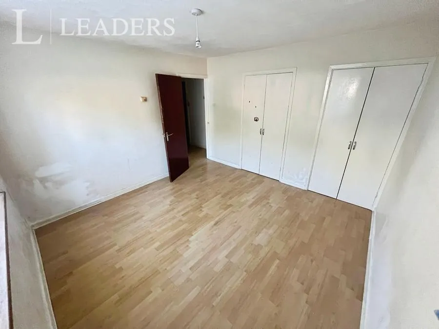 Brighton Road, Crawley, RH10, photo 6