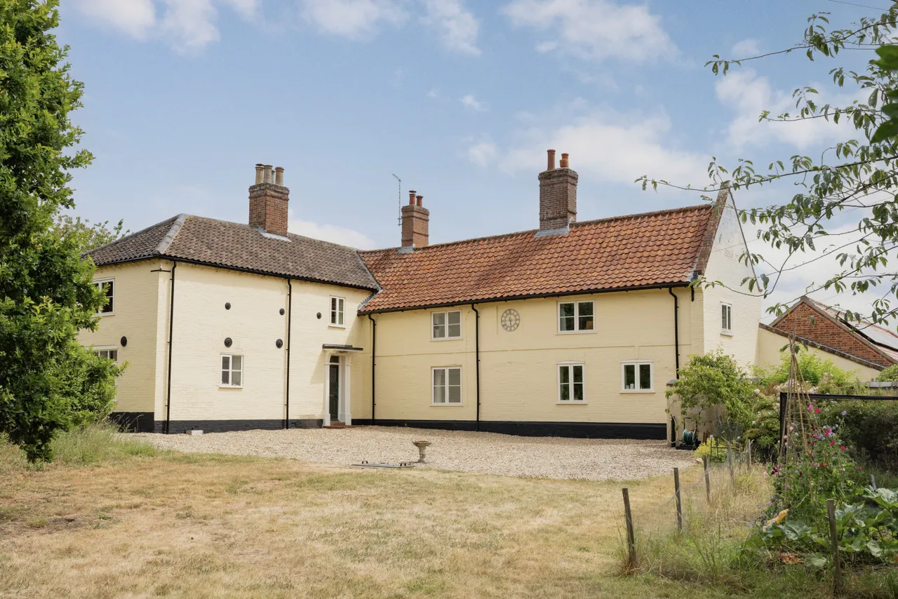6 bed property for sale, Norwich Road, Woodton, NR35