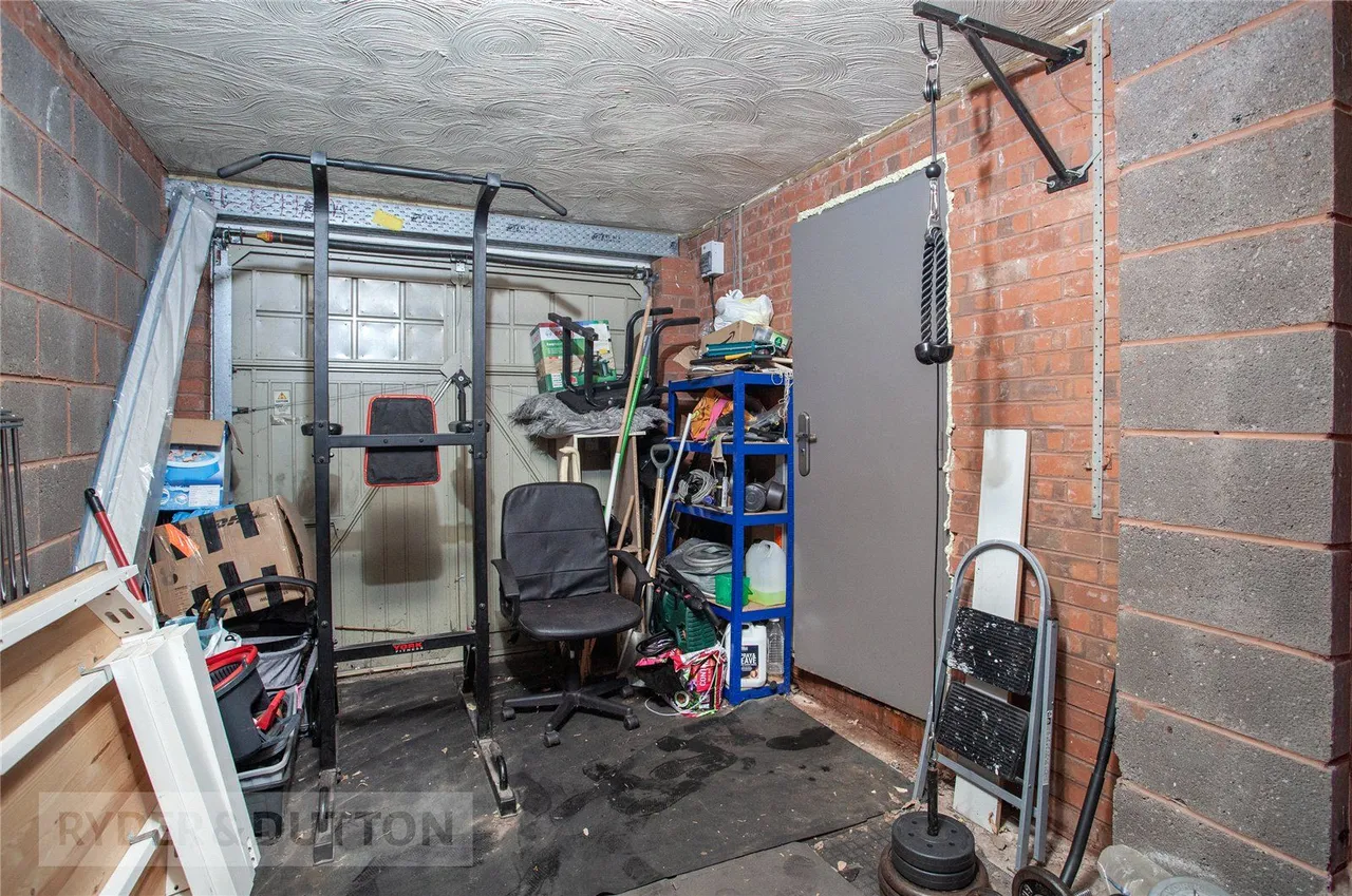 Eycott Drive, Middleton, M24, photo 23