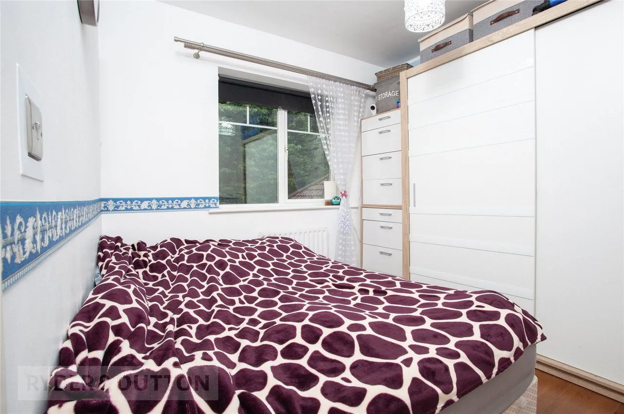 Eycott Drive, Middleton, M24, photo 18