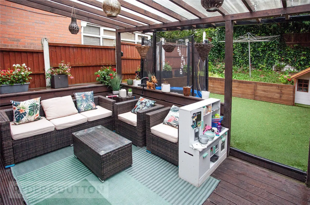 Eycott Drive, Middleton, M24, photo 2