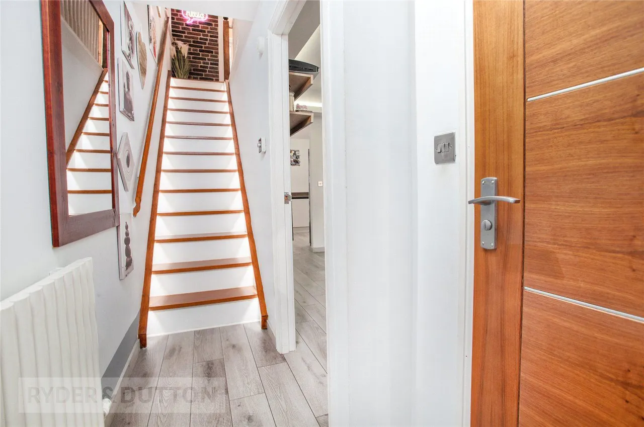 Eycott Drive, Middleton, M24, photo 11
