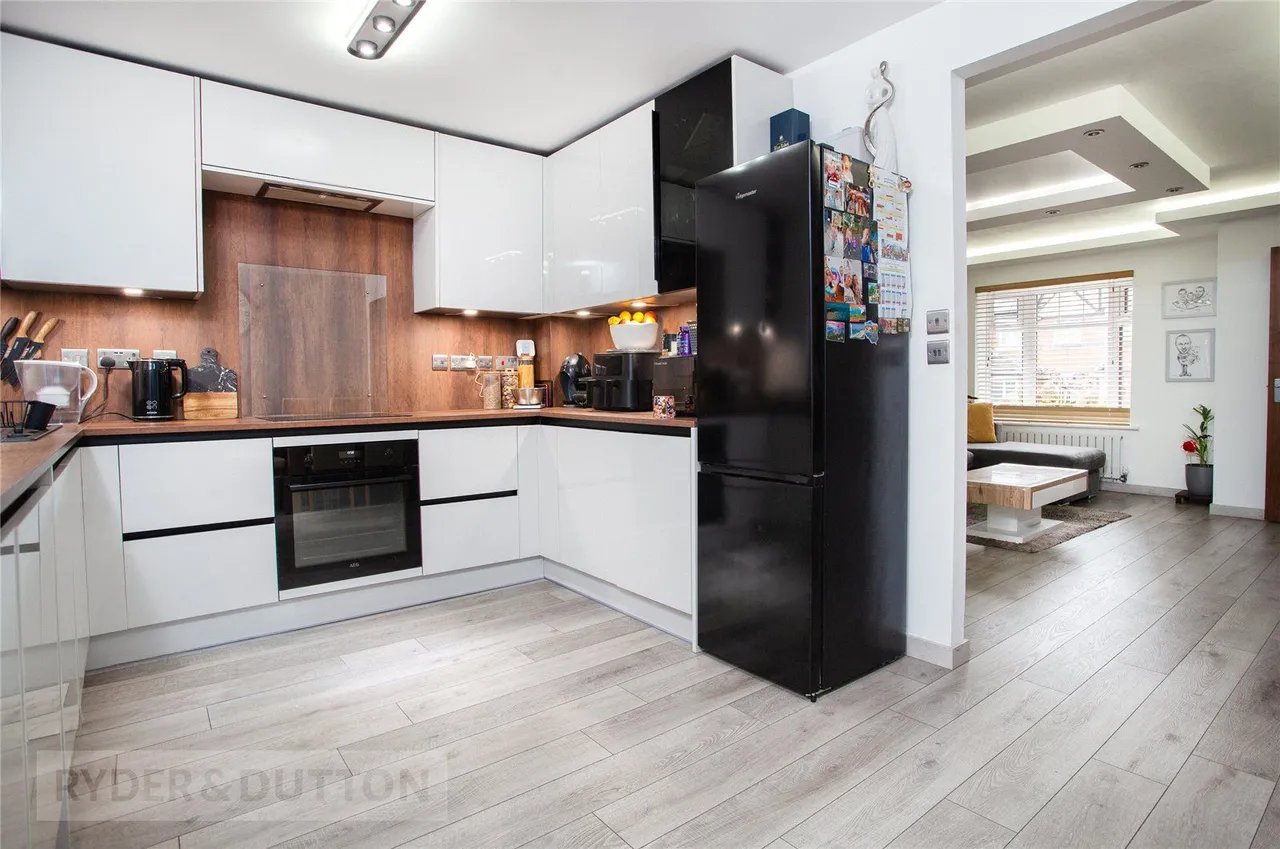 Eycott Drive, Middleton, M24, photo 7
