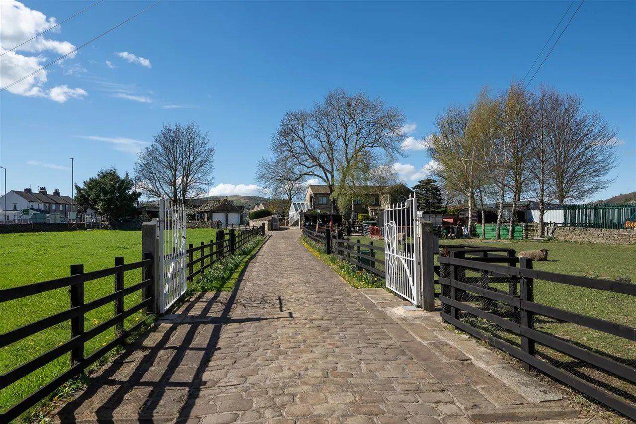 Skipton Road, Cross Hills, BD20 7DS, photo 25