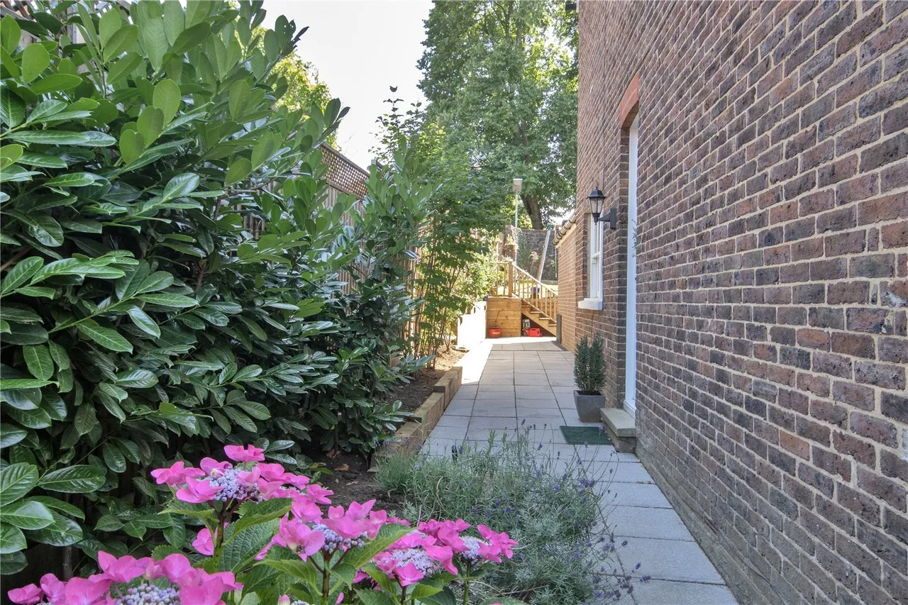 Buckhurst Avenue, Kent, TN13, photo 20