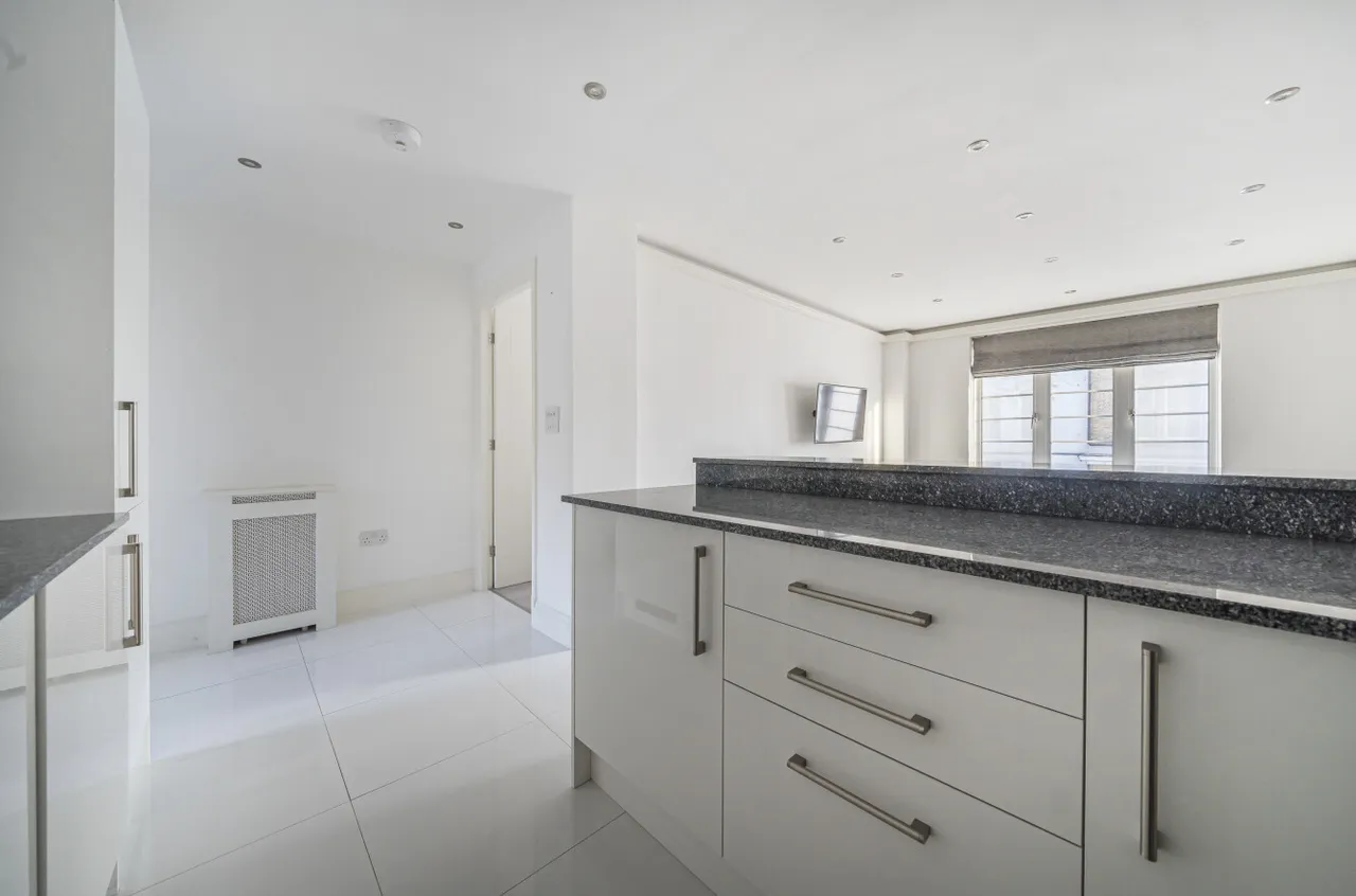 Old Brompton Road, London, SW5, photo 12
