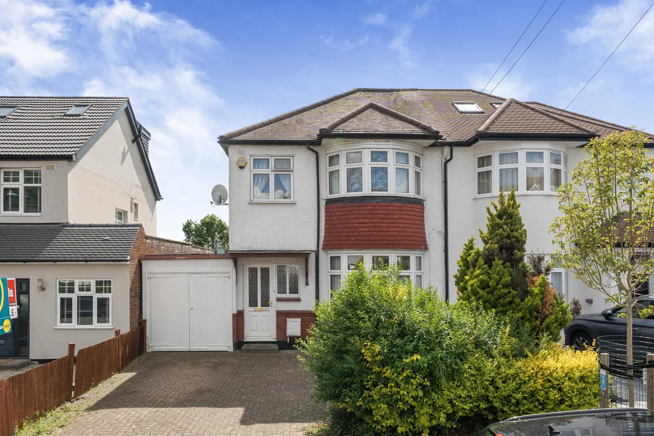 3 bed house for sale — 61 Cambridge Road, Harrow