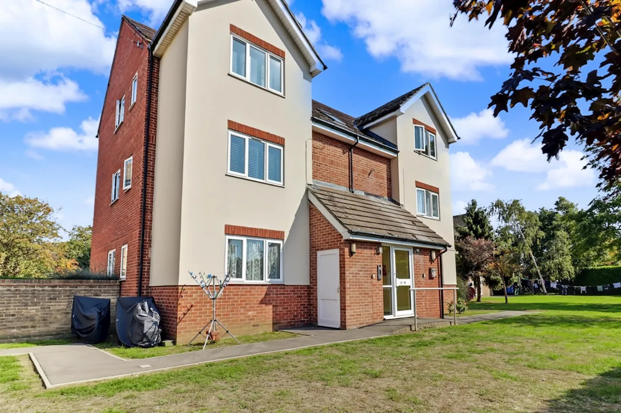 2 bed flat for sale, Brooklands Walk, Chelmsford, CM2