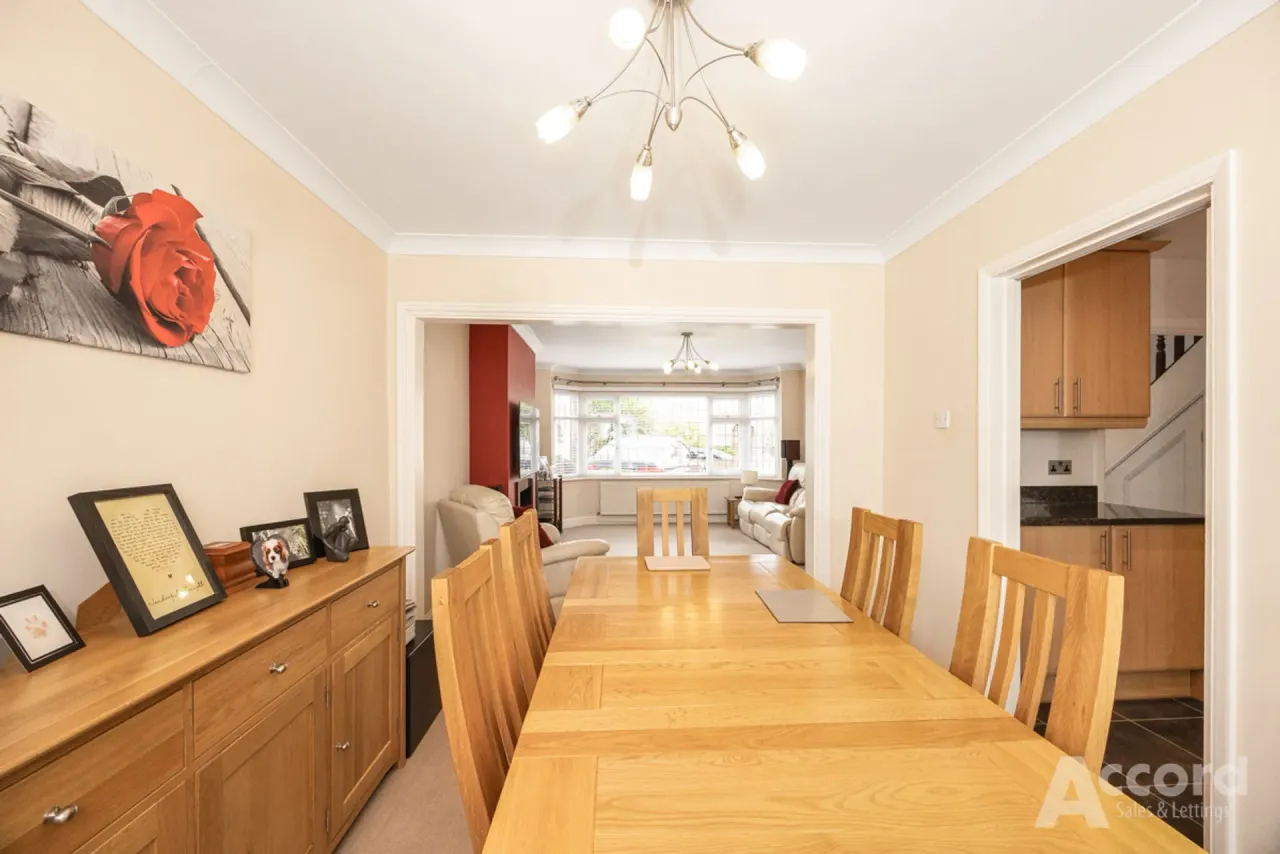 Garry Close, Romford, RM1, photo 6