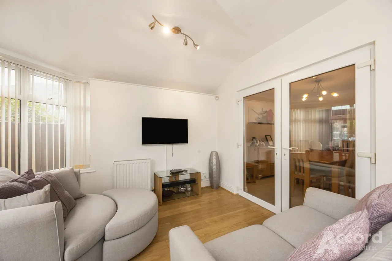 Garry Close, Romford, RM1, photo 10