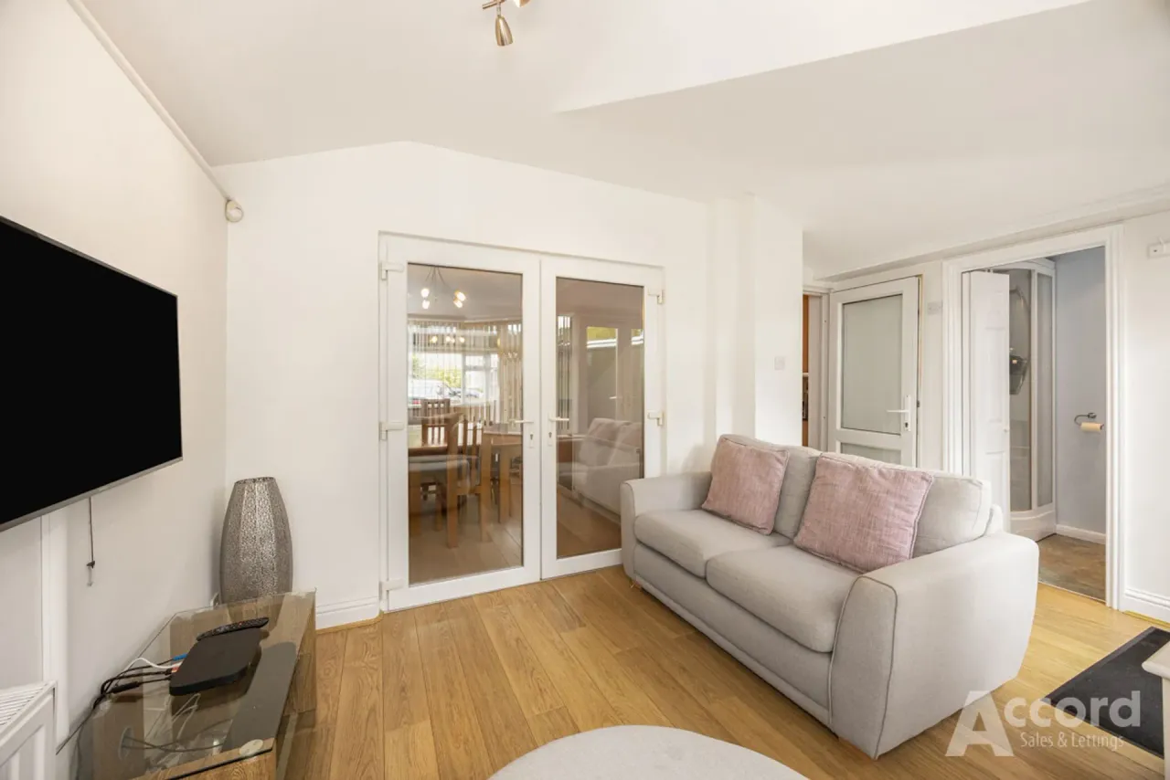 Garry Close, Romford, RM1, photo 11