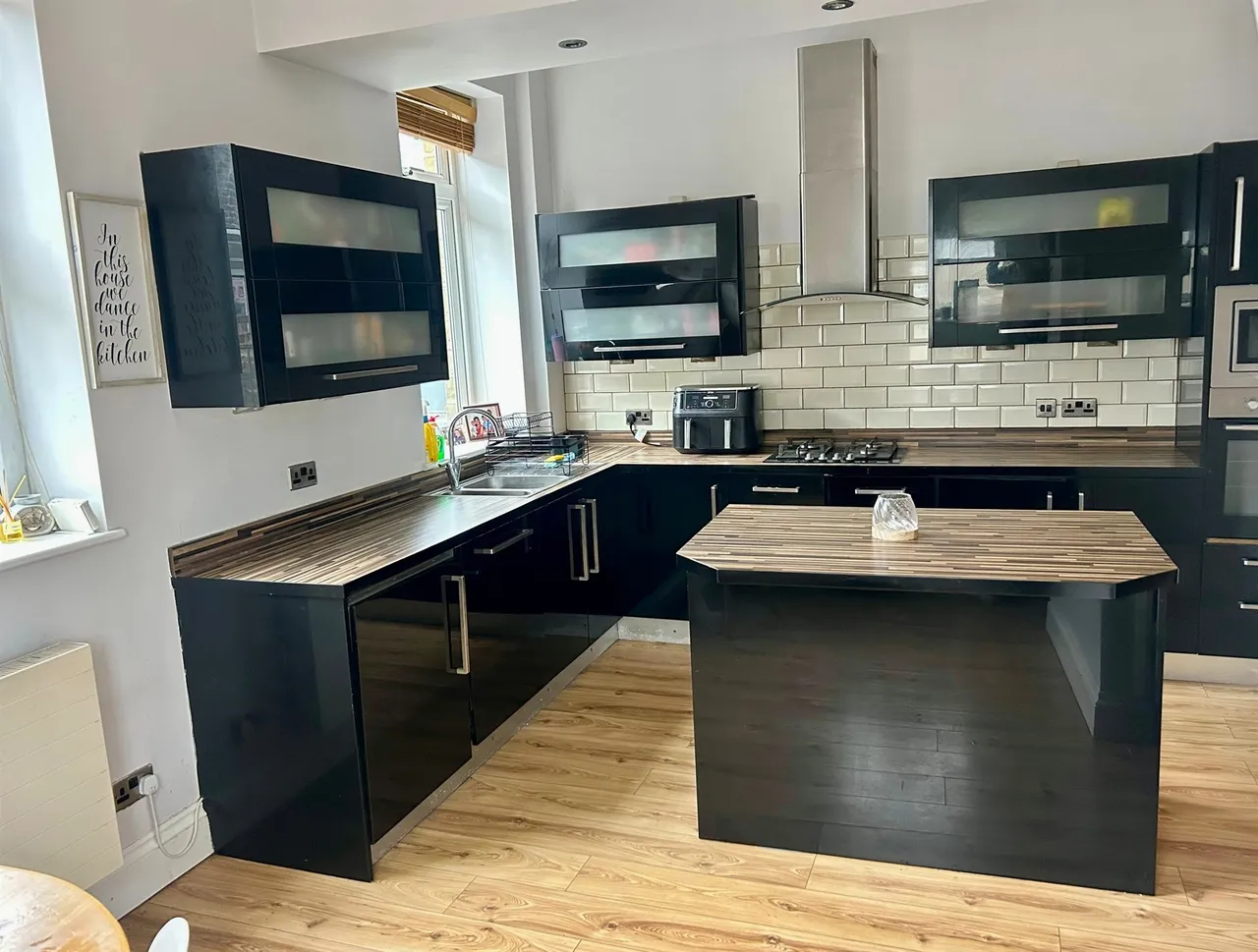 Laburnum Street, Farsley, Pudsey, photo 5