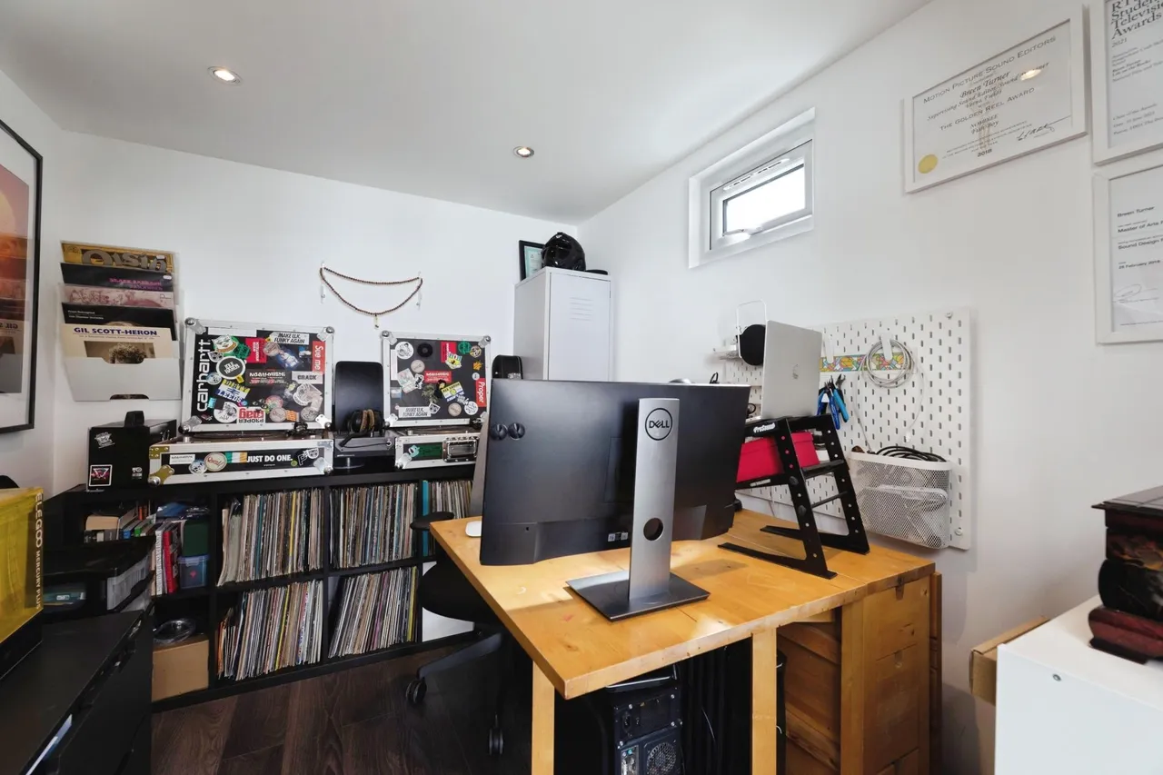 Camden Road, London, E17, photo 13