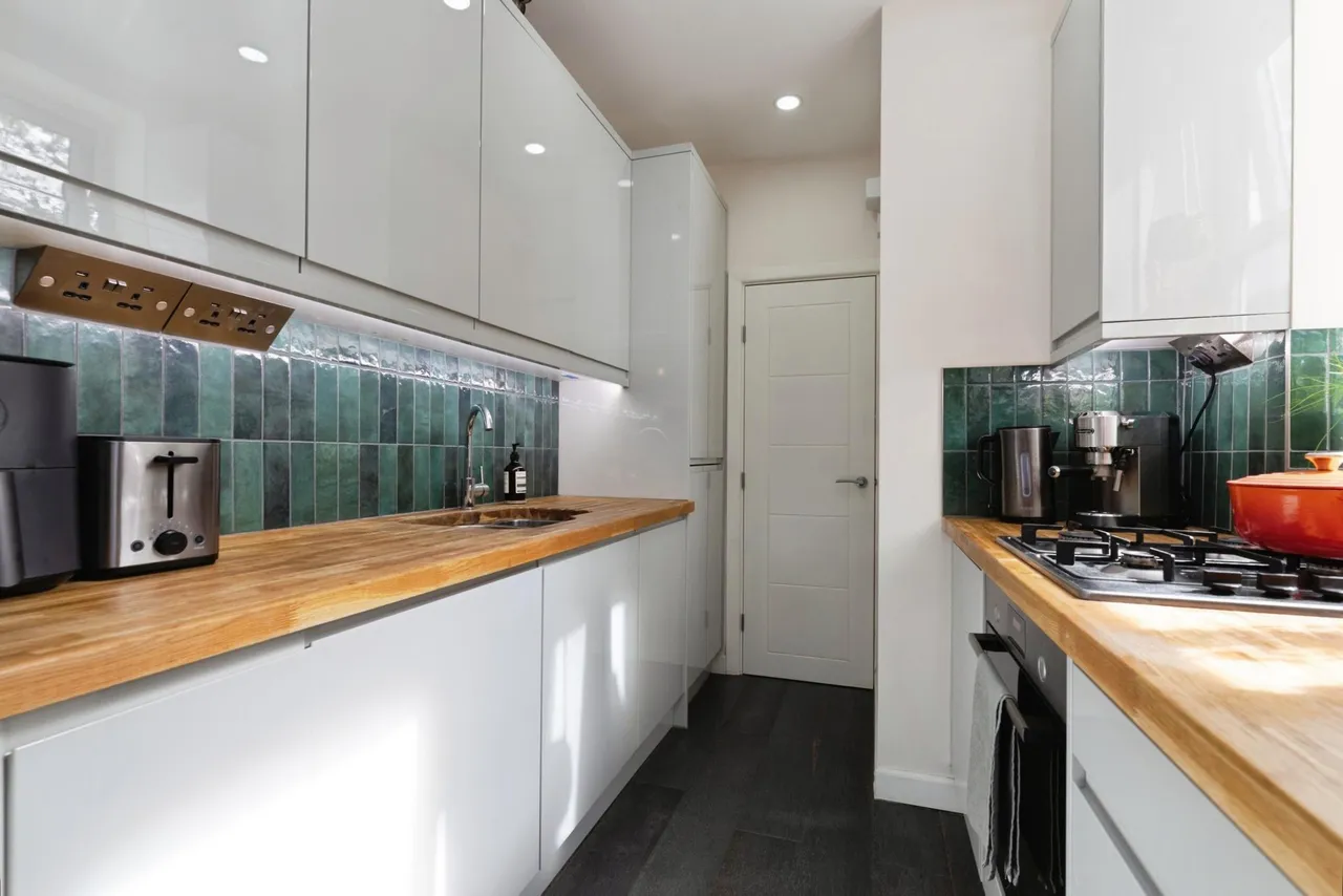 Camden Road, London, E17, photo 5