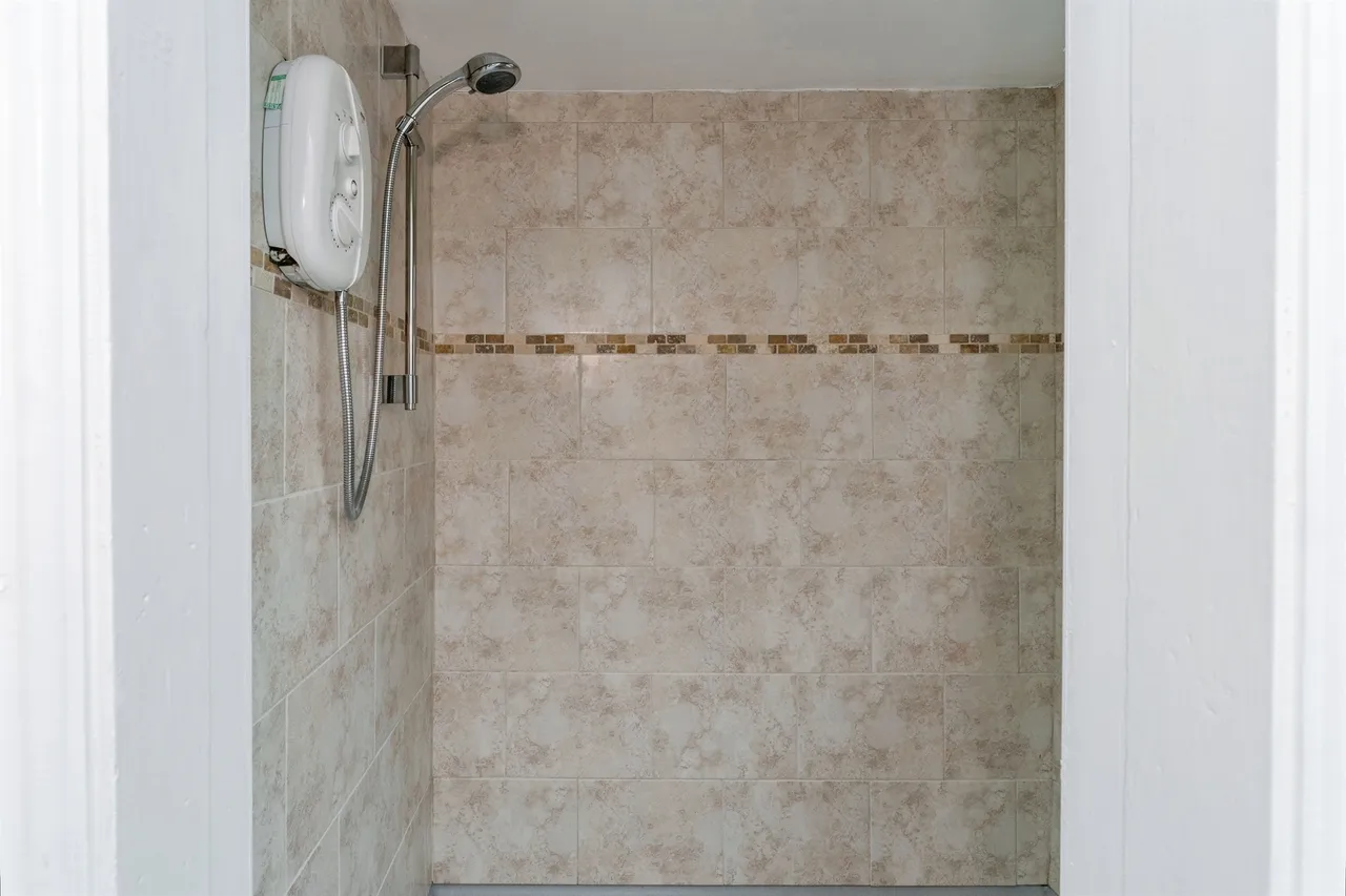 Leyland Drive, Saltney Ferry, CH4, photo 13