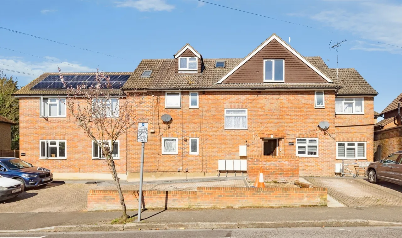 2 bed flat for sale — Mildred Avenue, Watford