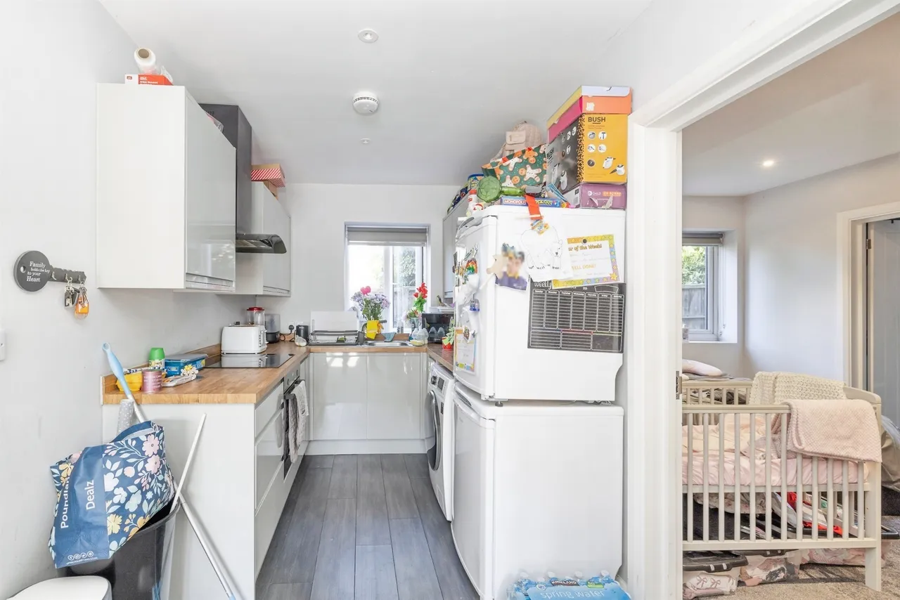 Mildred Avenue, Watford, photo 3