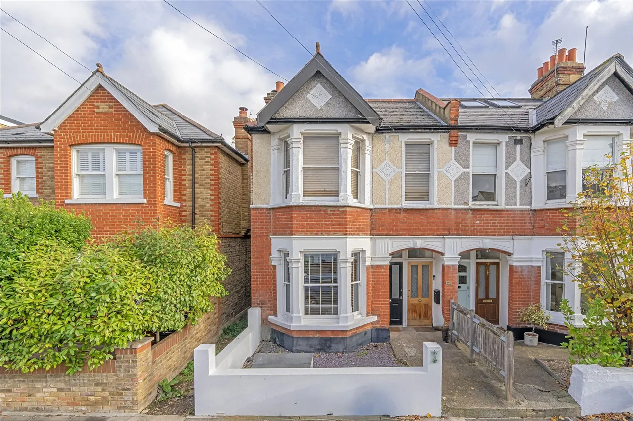 1 bed flat for sale — Elmsleigh Road, Twickenham, TW2 5EF