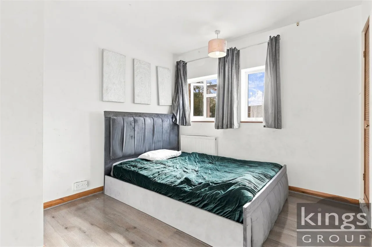Tudor Crescent, Enfield, photo 17