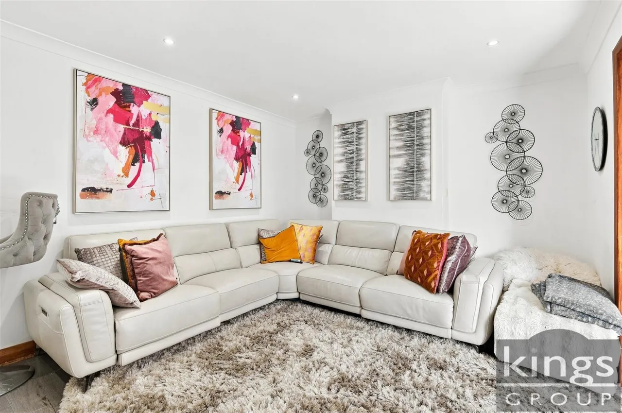Tudor Crescent, Enfield, photo 7