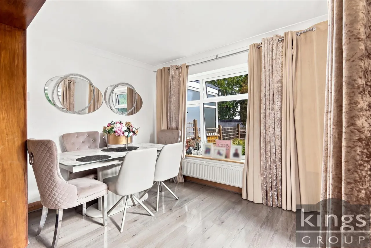 Tudor Crescent, Enfield, photo 6