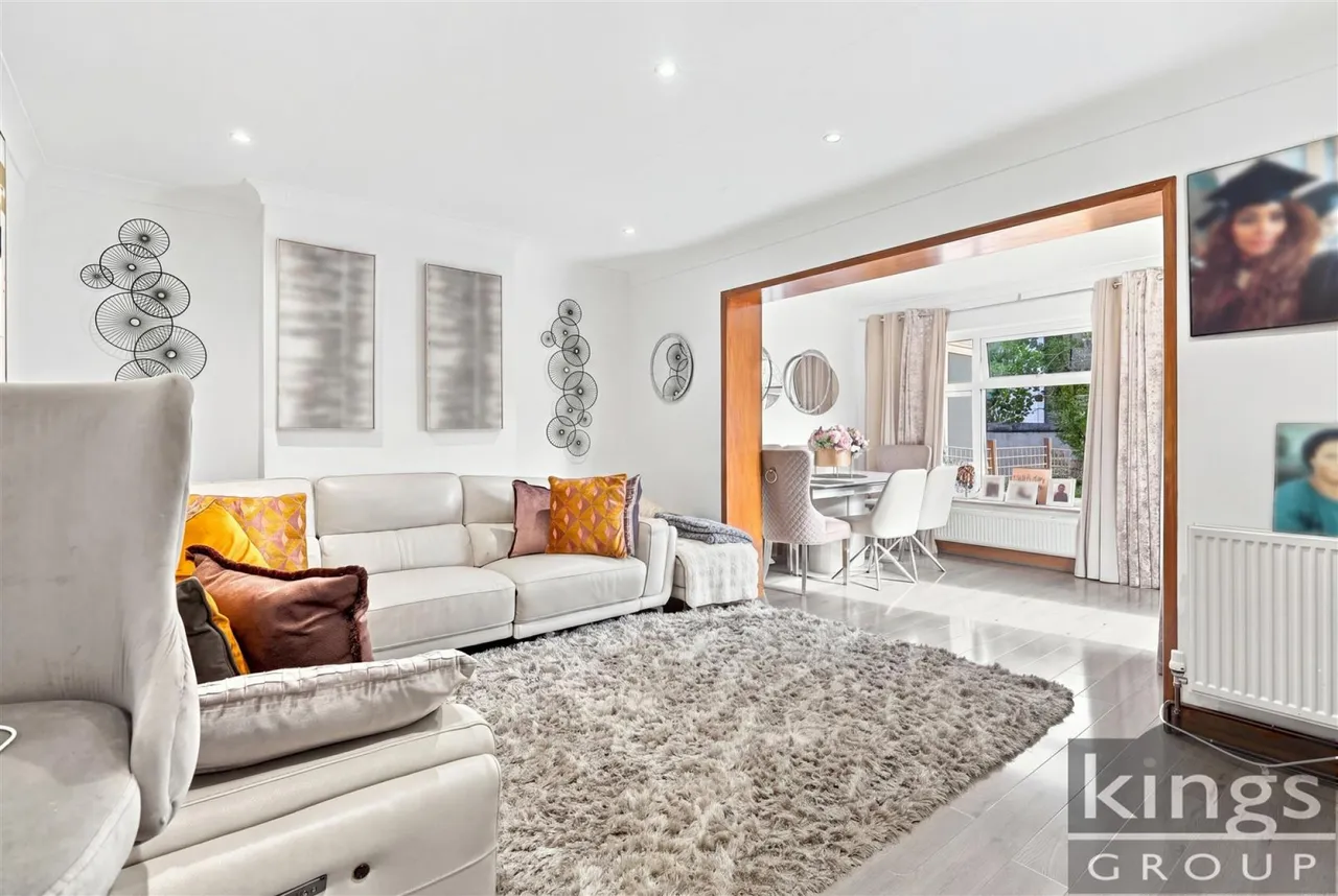 Tudor Crescent, Enfield, photo 3