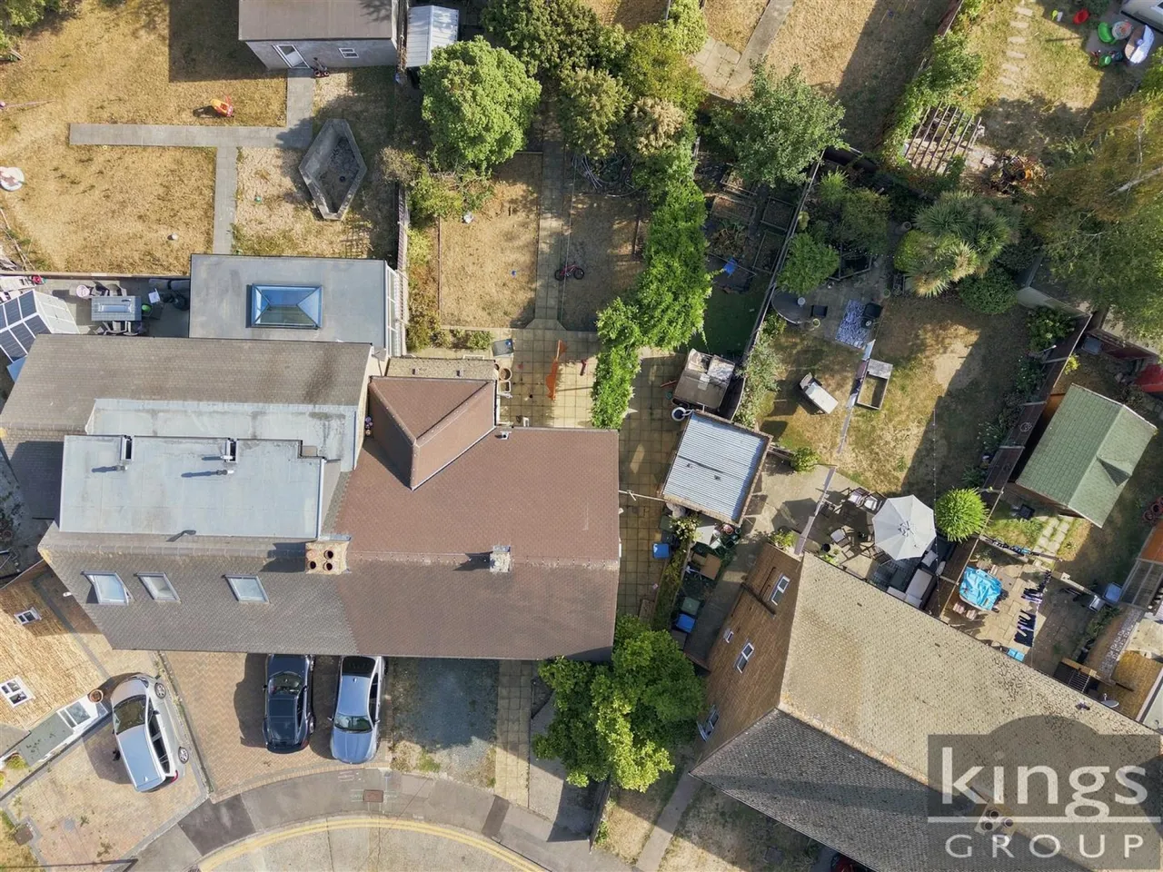 Tudor Crescent, Enfield, photo 22