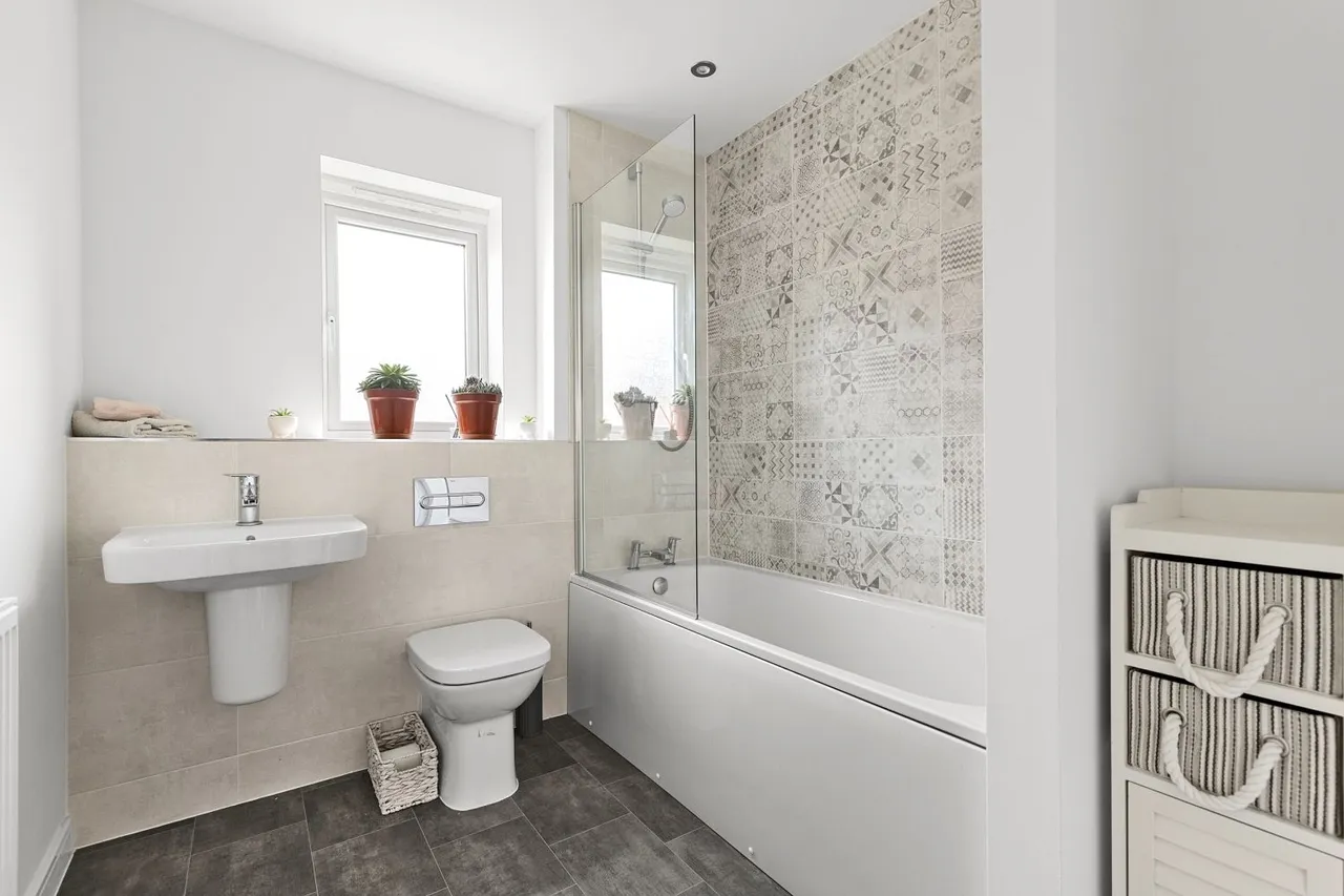 Oliver Close, Howden, DN14, photo 22