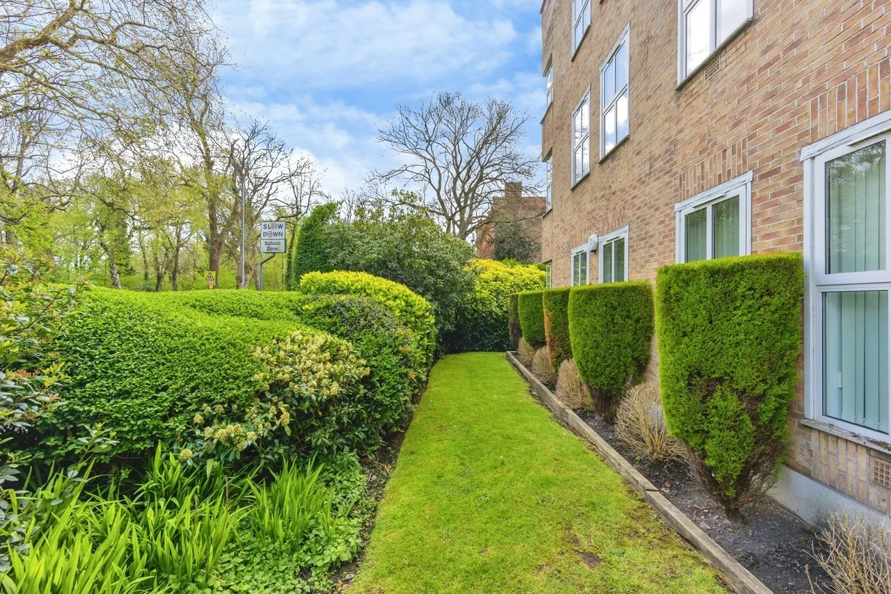 Alexandra Road South, Whalley Range, Manchester, M16, photo 12