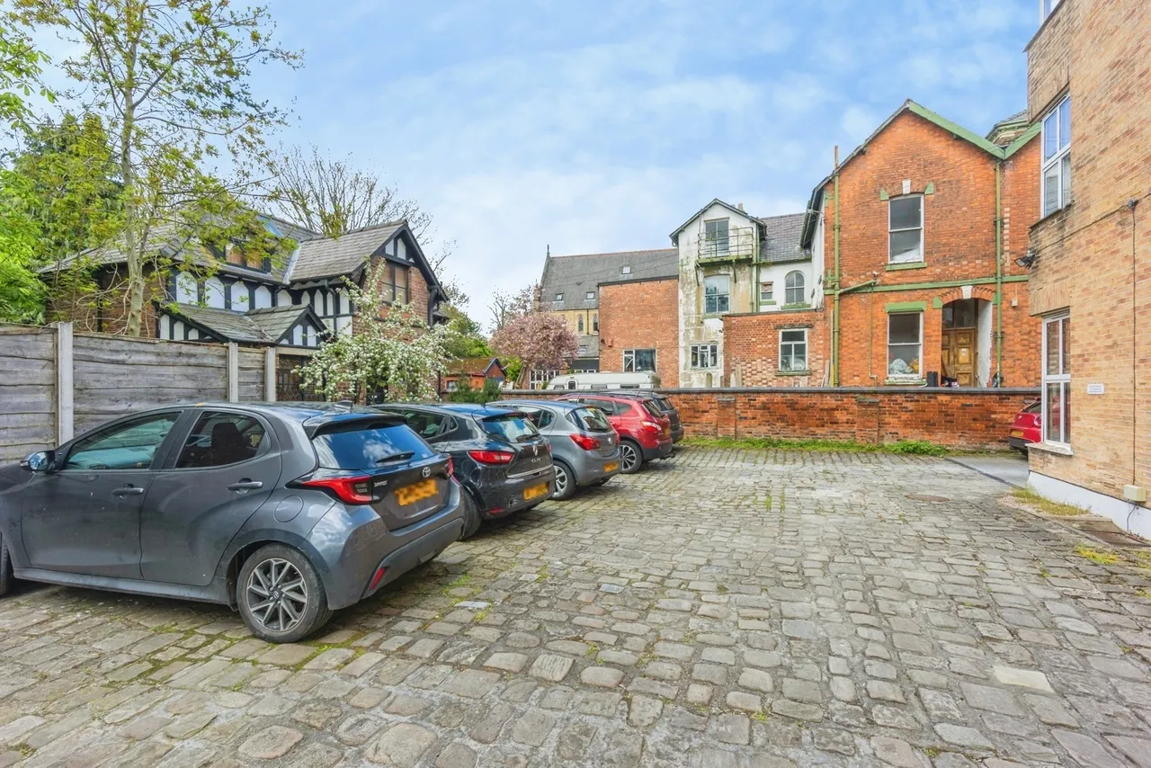 Alexandra Road South, Whalley Range, Manchester, M16, photo 14