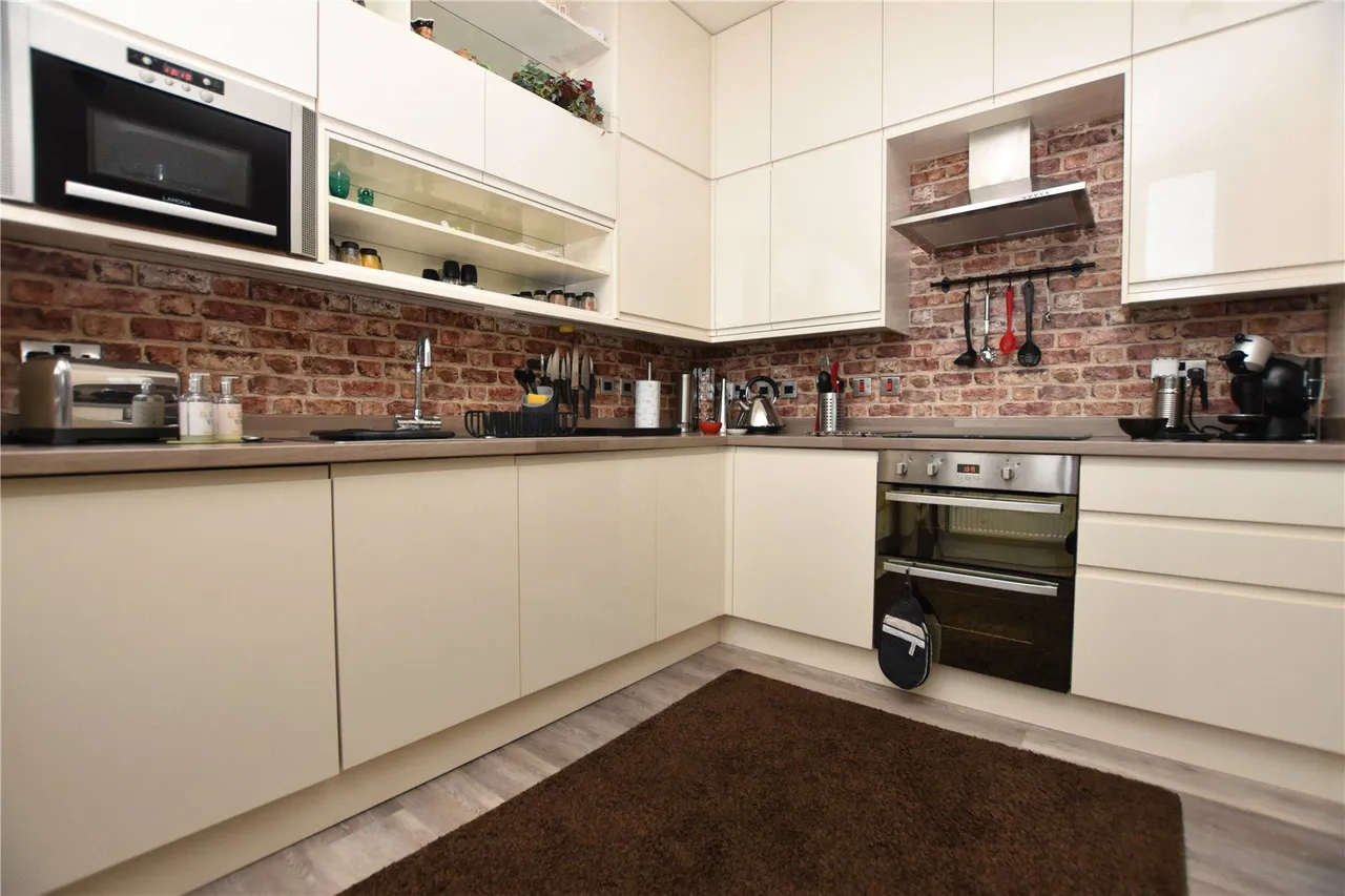 Kirkgate, Birstall, WF17, photo 14