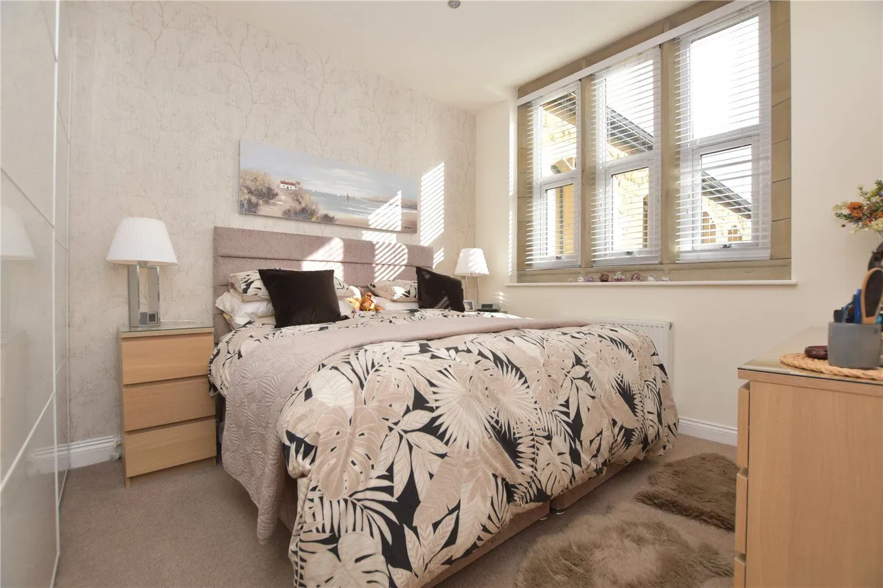 Kirkgate, Birstall, WF17, photo 5