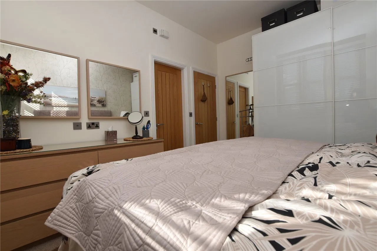 Kirkgate, Birstall, WF17, photo 11