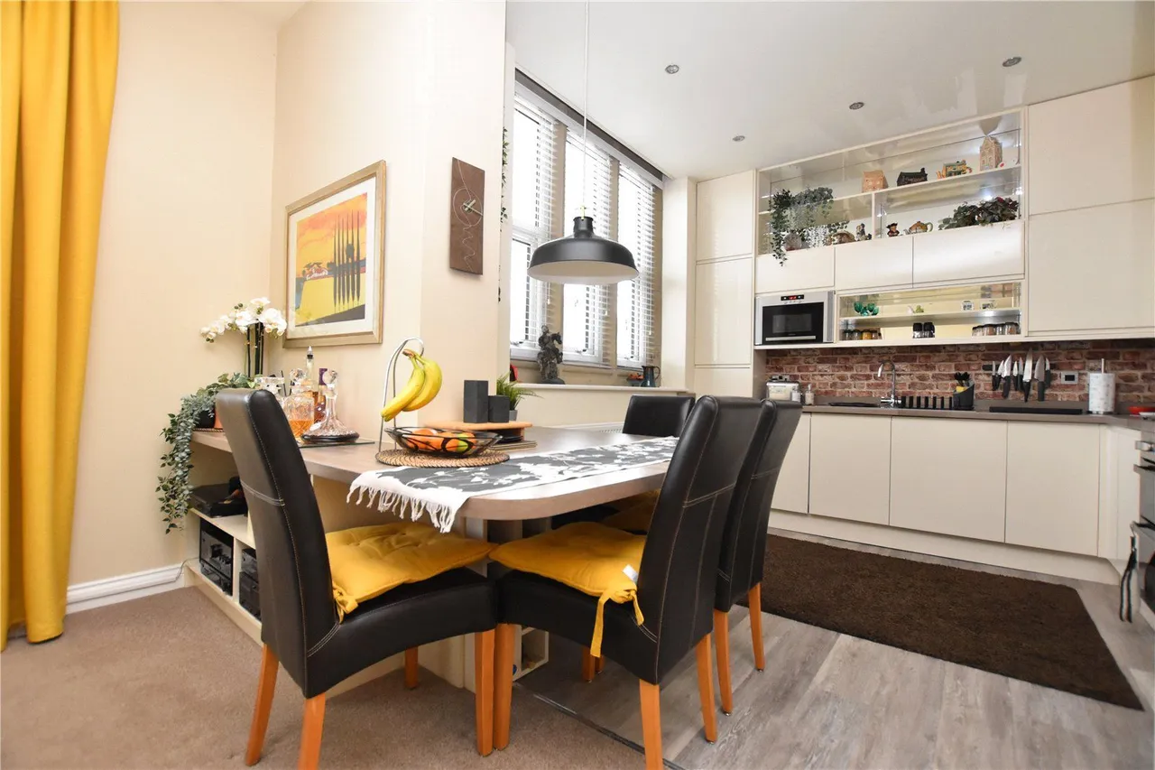 Kirkgate, Birstall, WF17, photo 4