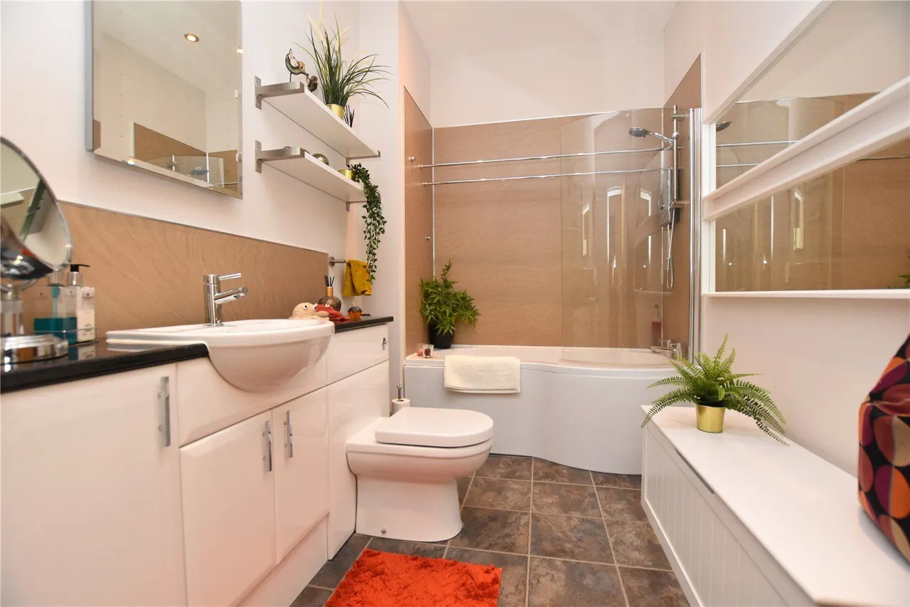 Kirkgate, Birstall, WF17, photo 9