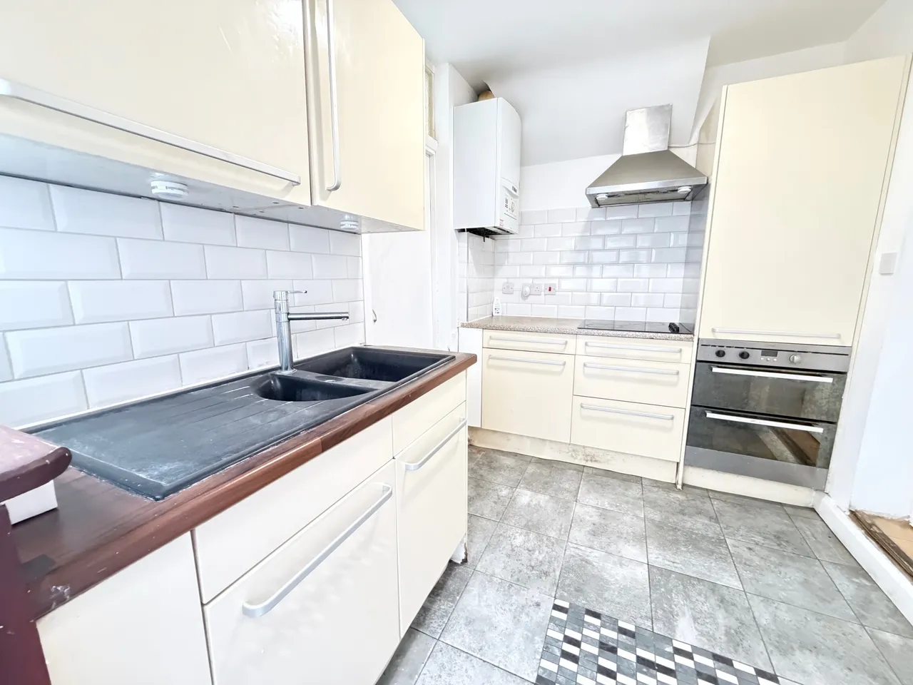 Norfolk Road, East Ham E6, photo 2