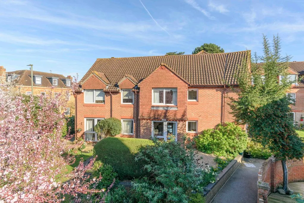 1 bed flat for sale — Springfield Meadows, Weybridge KT13 8BE