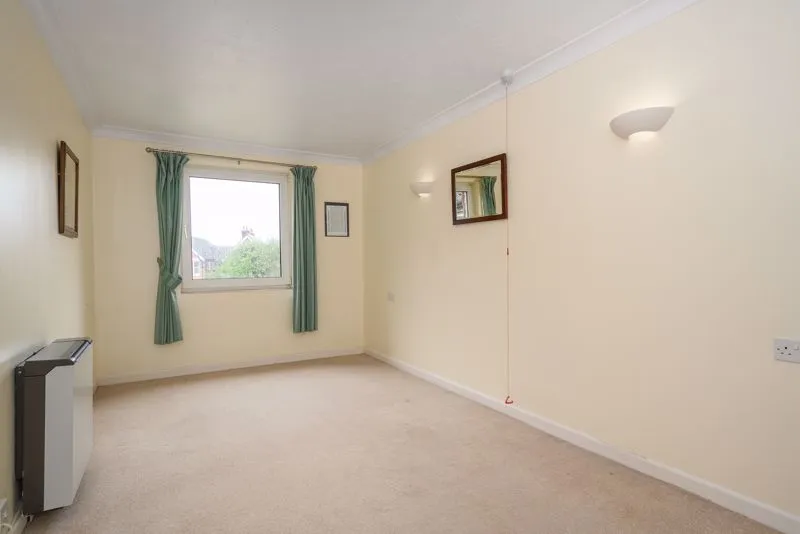 Springfield Meadows, Weybridge KT13 8BE, photo 7